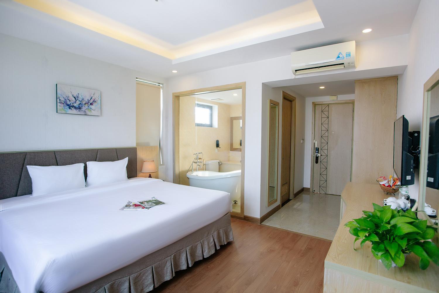 Lavencos Hotel Danang Exterior photo