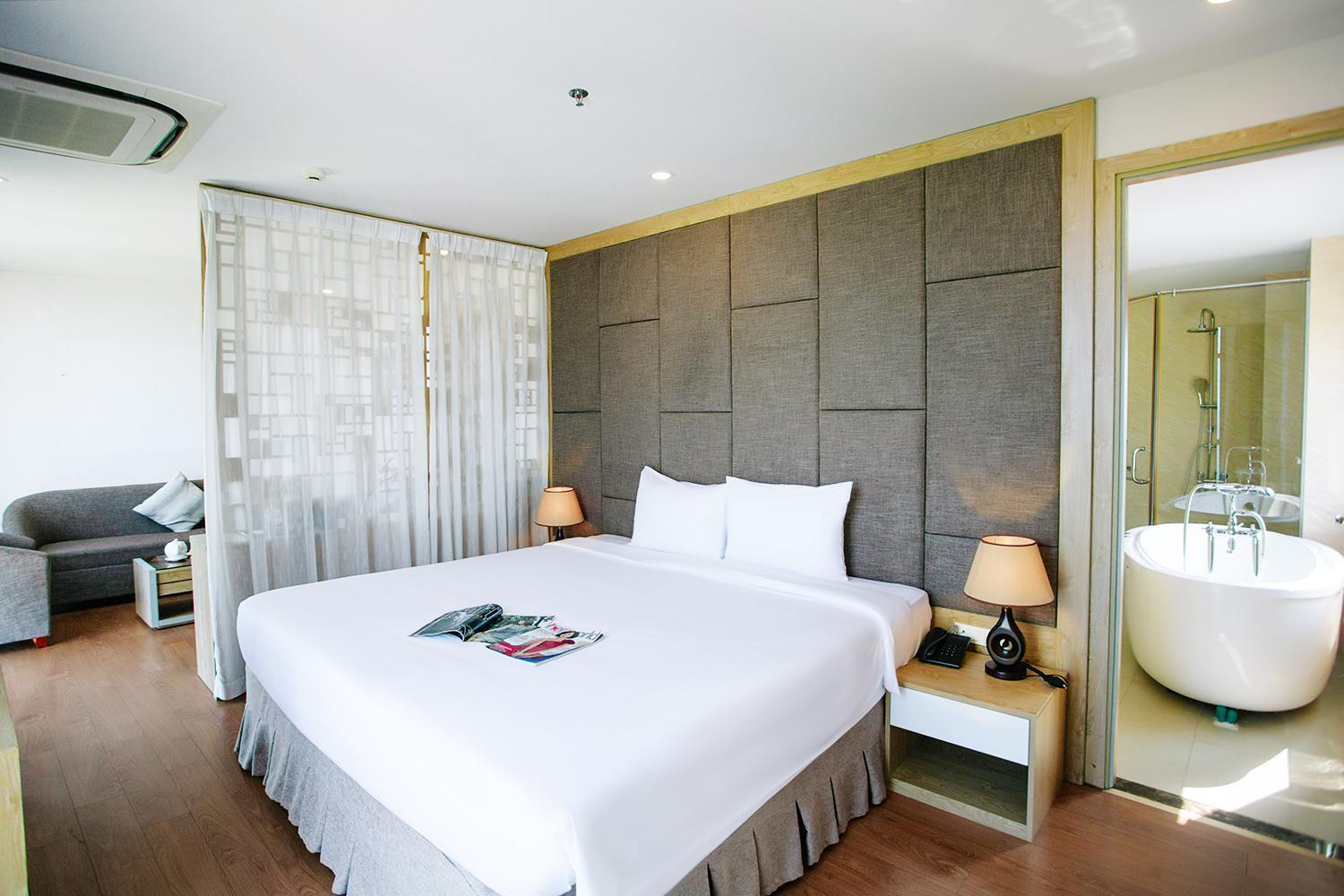 Lavencos Hotel Danang Exterior photo